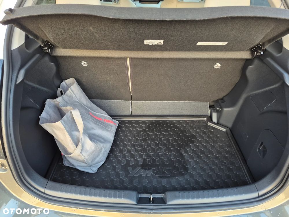 Toyota Yaris 1.5 Selection Elegant - 24