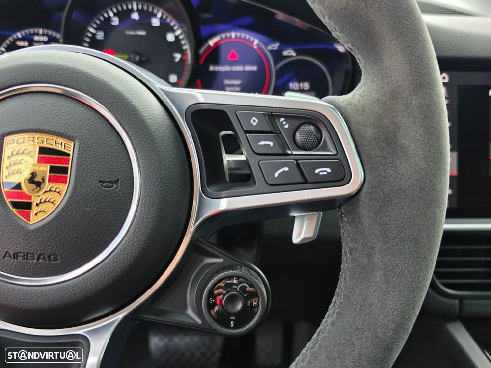Porsche Cayenne Coupé E-Hybrid - 16