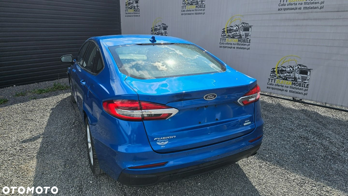 Ford Fusion - 24