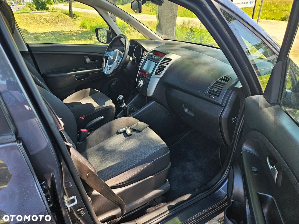 Kia Venga - 4
