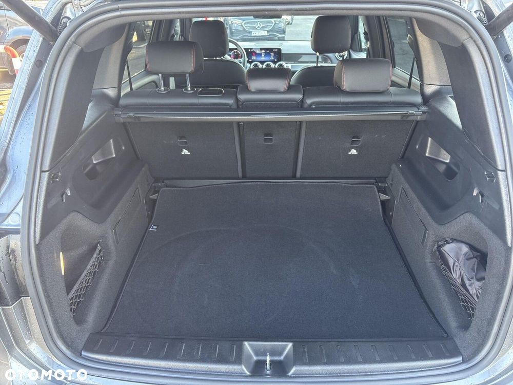 Mercedes-Benz GLB - 25