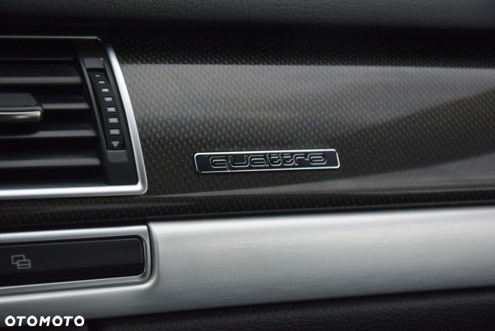 Audi S8 - 40