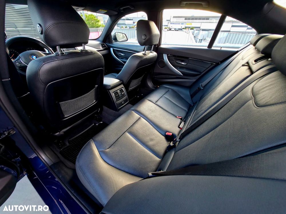 BMW Seria 3 320i Aut. Luxury Line - 9