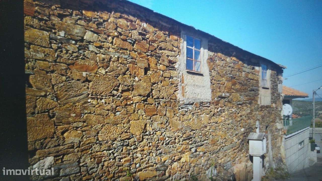 Moradia T5 Isolada em Castelo de Paiva - Grande imagem: 3/8