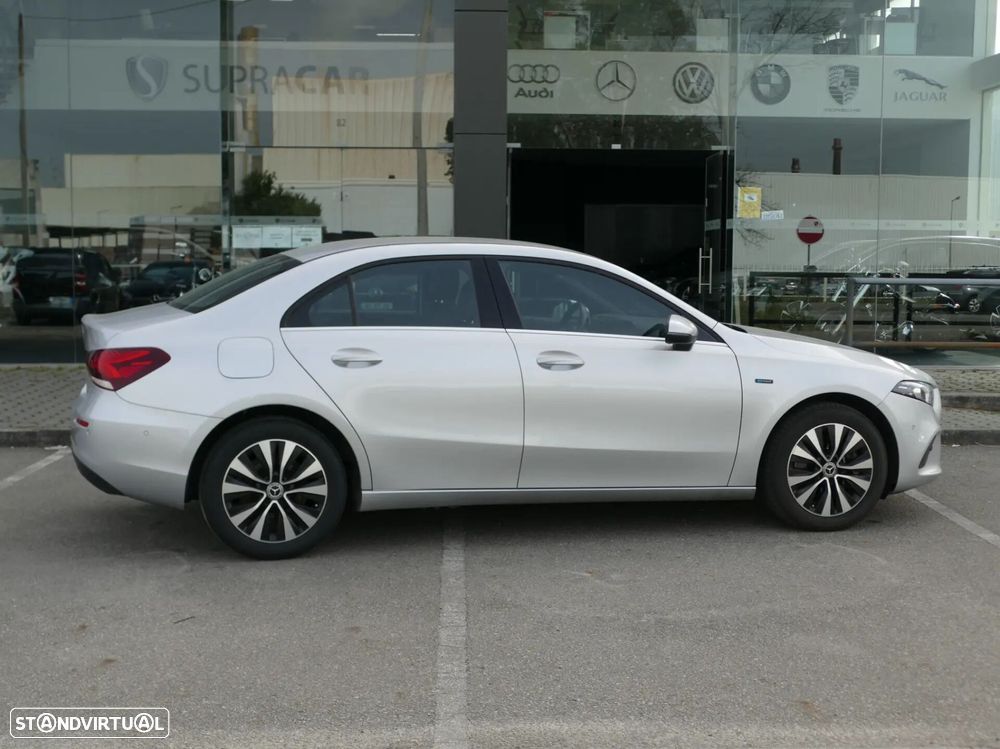 Mercedes-Benz A 250 Limousine e Style Plus - 35