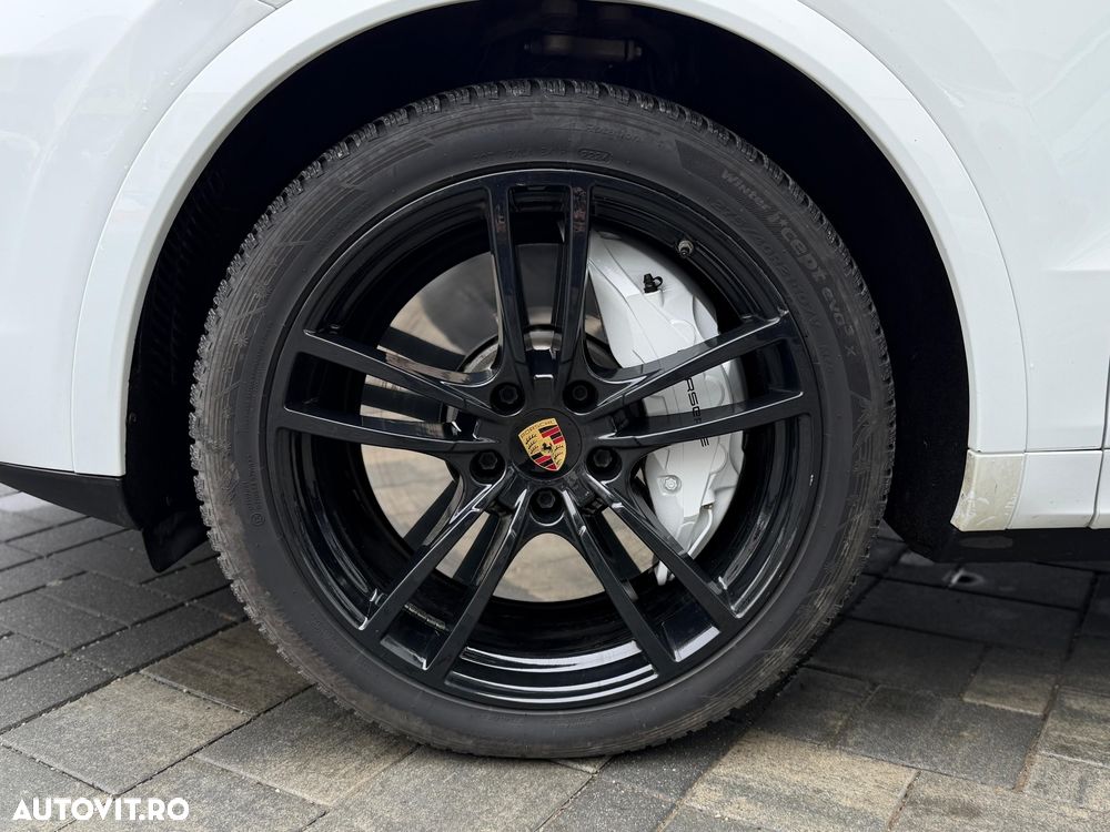 Porsche Cayenne Turbo - 22