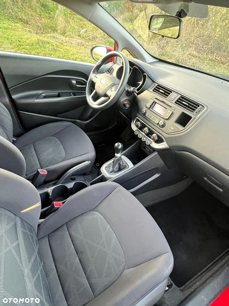 Kia Rio 1.2 L - 16
