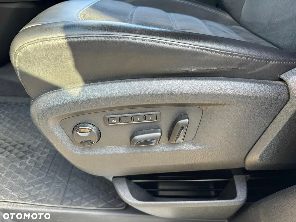 Volkswagen Multivan 2.0 BiTDI L1 Highline 4Motion DSG - 25
