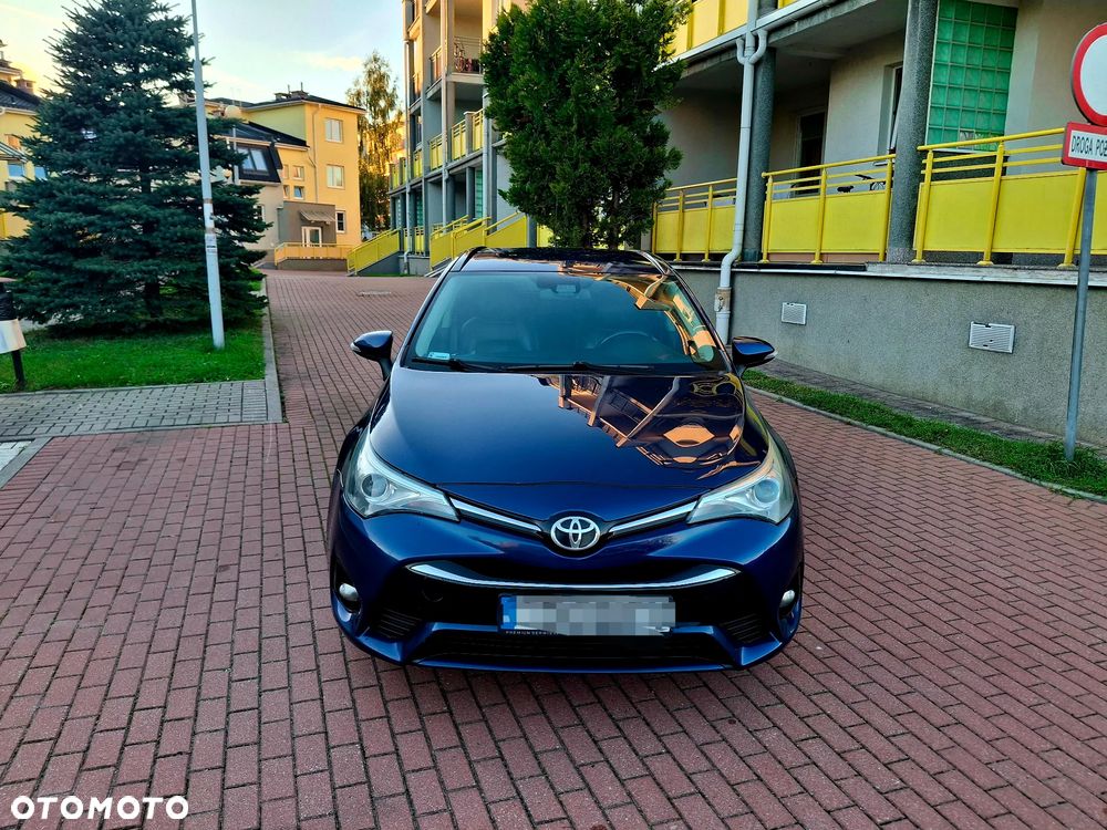 Toyota Avensis 2.0 D-4D Premium - 9