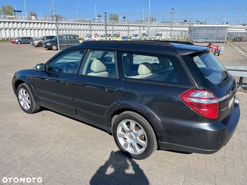 Subaru Outback 2.0D RC 000 - 3