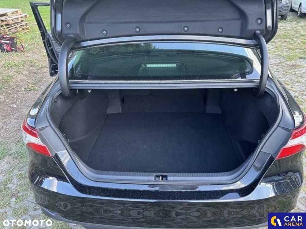 Toyota Camry - 19