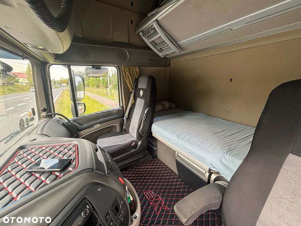 DAF XF - 11