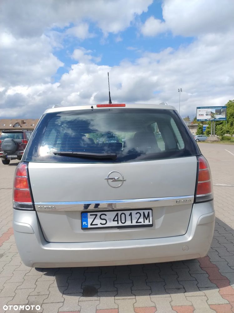 Opel Zafira 1.9 CDTI Sport ActiveSelect - 25