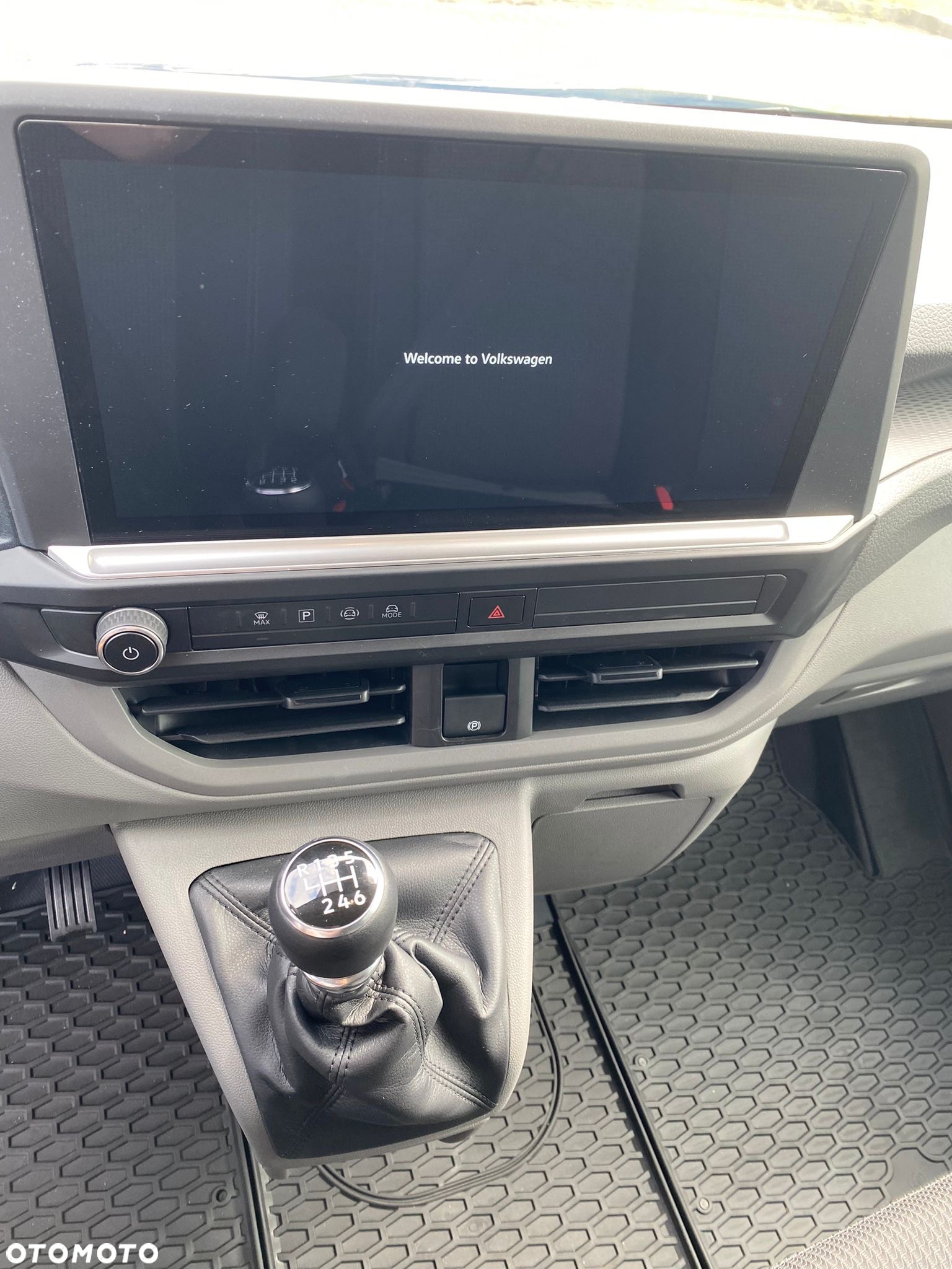 Volkswagen Caravelle 2.0 TDI L2 - 8
