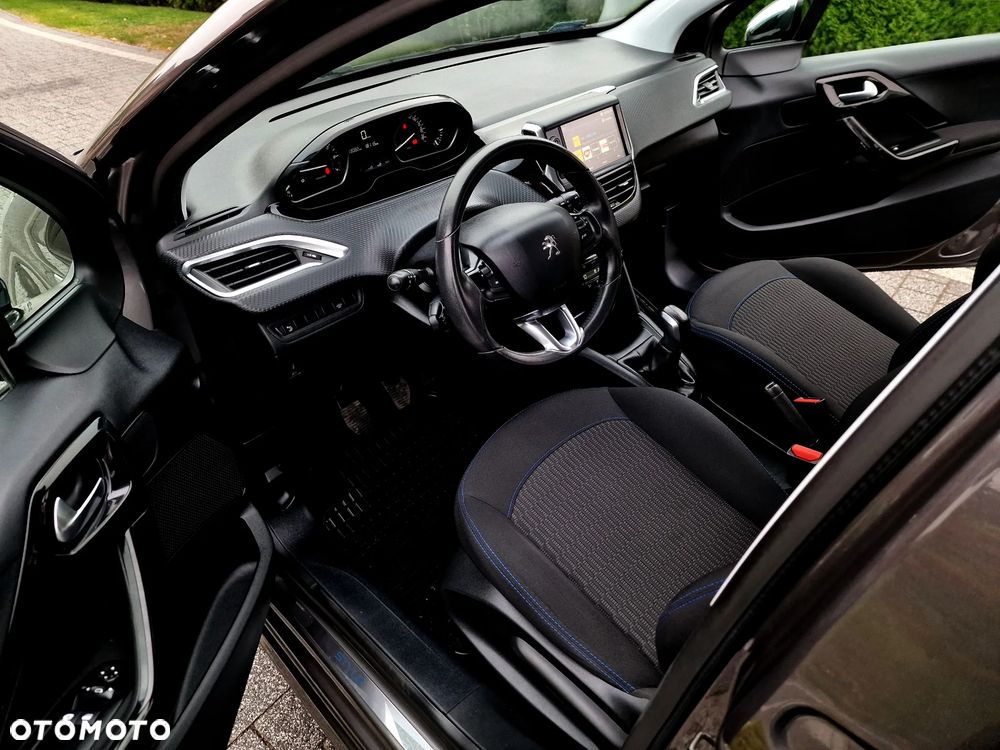 Peugeot 208 1.2 PureTech Style - 22