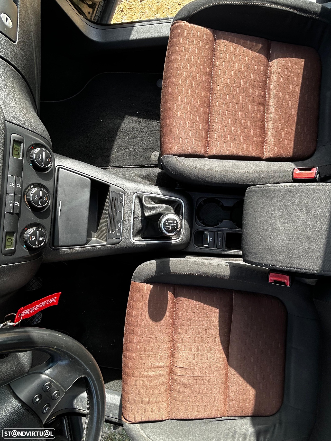 VW Tiguan 2.0 TDI Sport 4Motion - 22