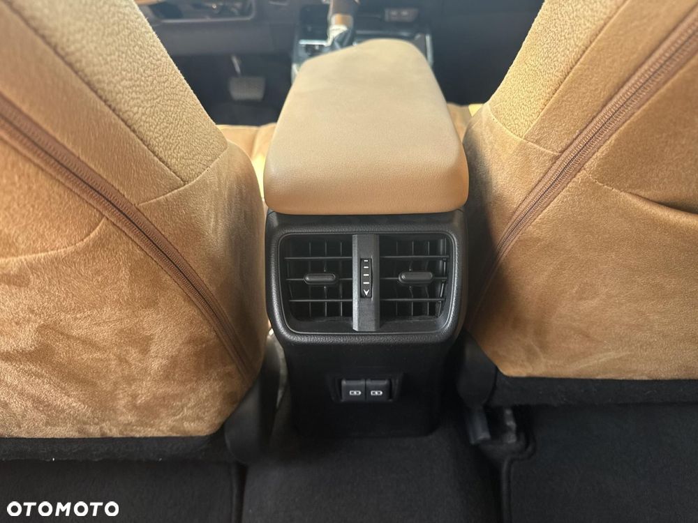Lexus UX - 31