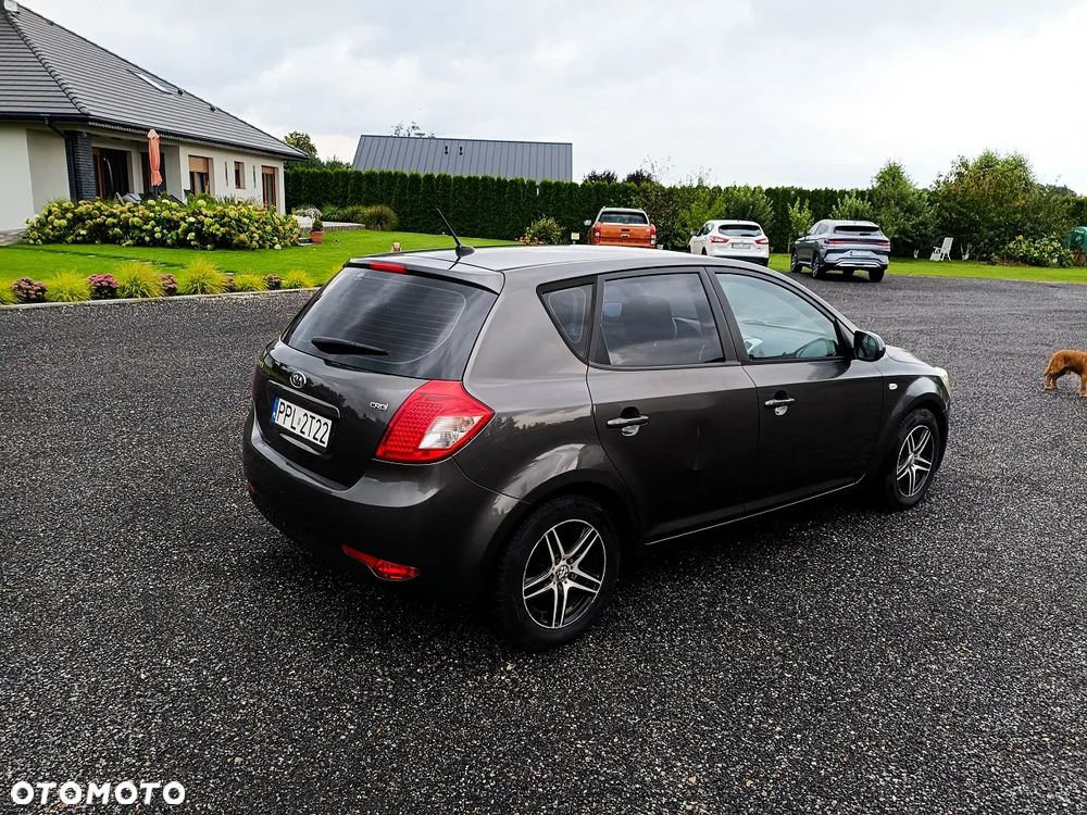 Kia Ceed - 6