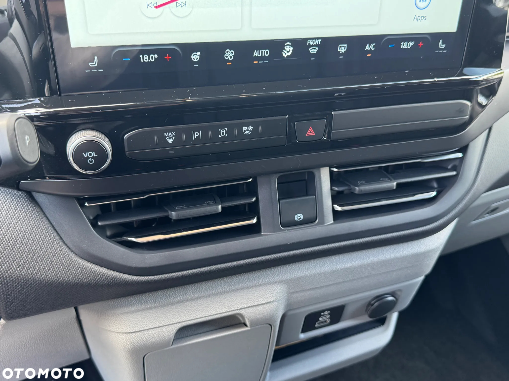 Ford Tourneo Custom 2.0 EcoBlue L2 Titanium SelectShift - 18