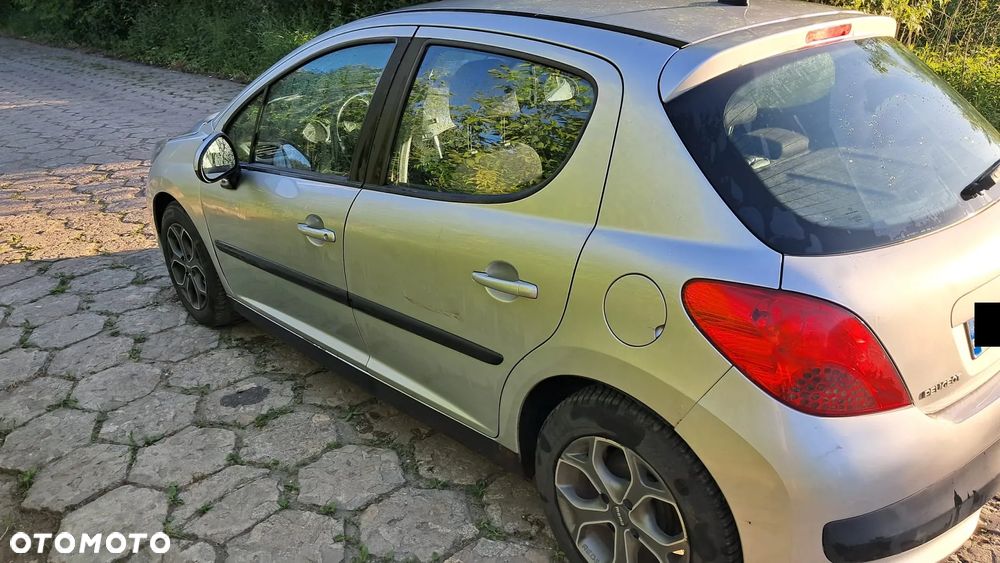 Peugeot 207 - 6