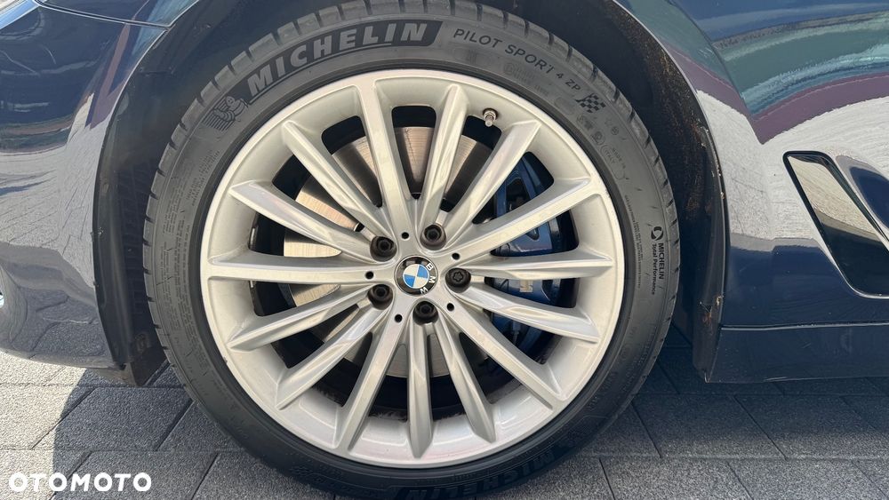 BMW Seria 5 540i Luxury Line sport - 16