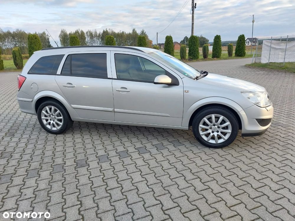 Opel Astra 1.8 Caravan Cosmo - 4