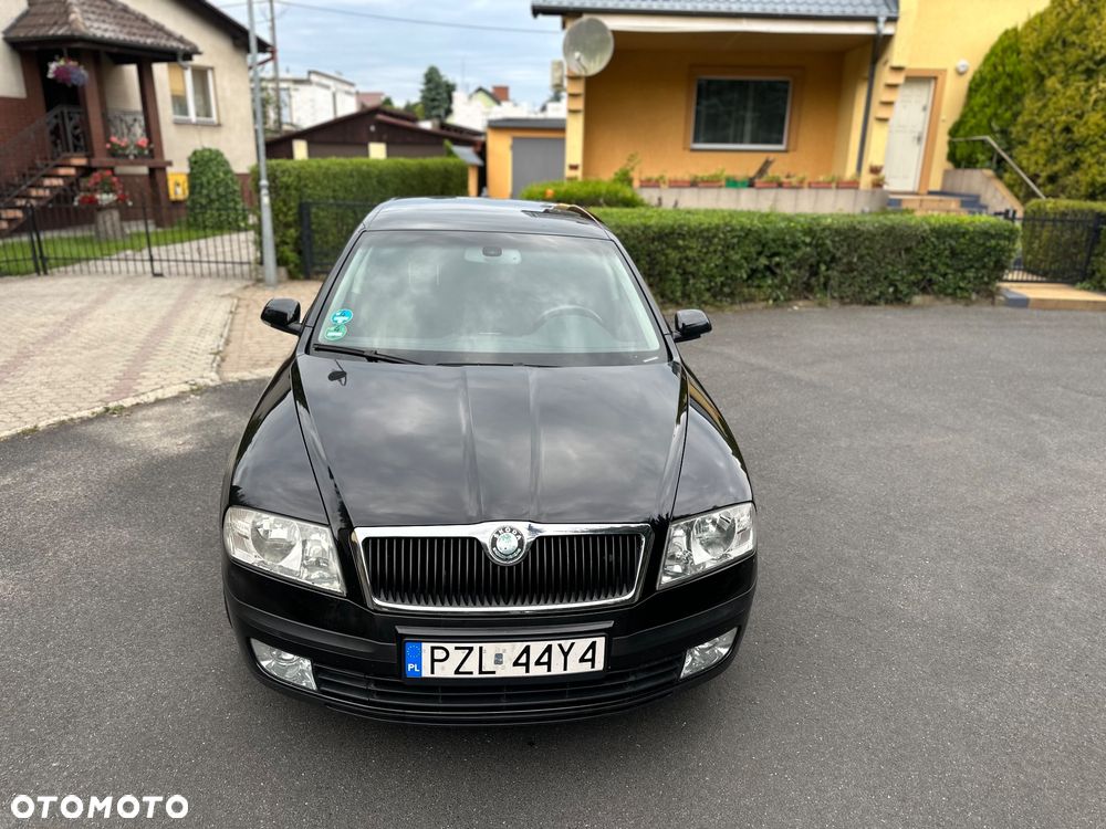 Skoda Octavia 2.0 FSI Ambiente Tiptr - 2