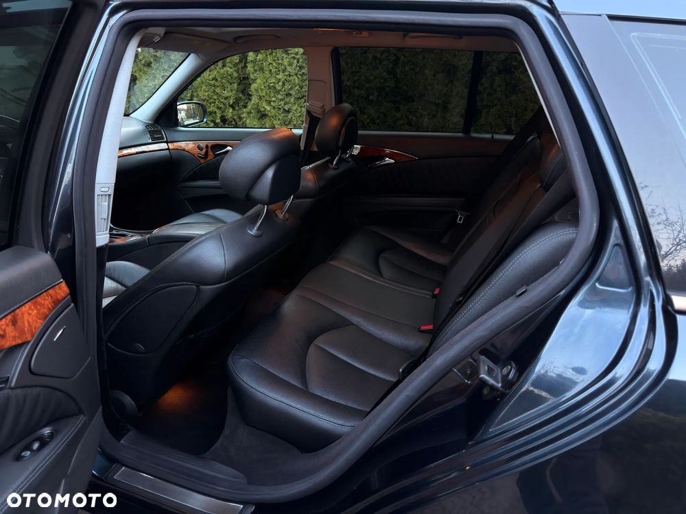 Mercedes-Benz Klasa E 320 CDI Elegance - 28