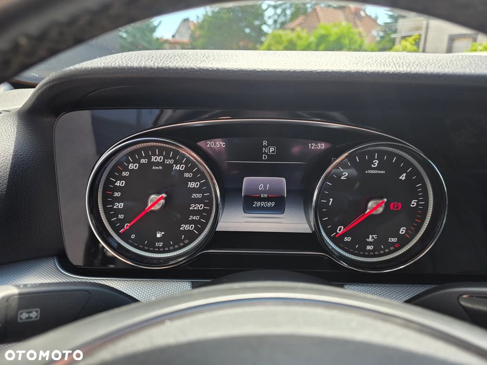 Mercedes-Benz Klasa E 220 d Business Edition 9G-TRONIC - 17