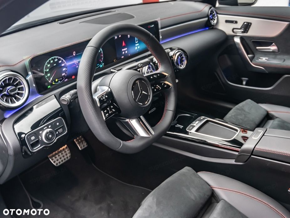 Mercedes-Benz CLA 220 4-Matic AMG Line 7G-DCT - 6