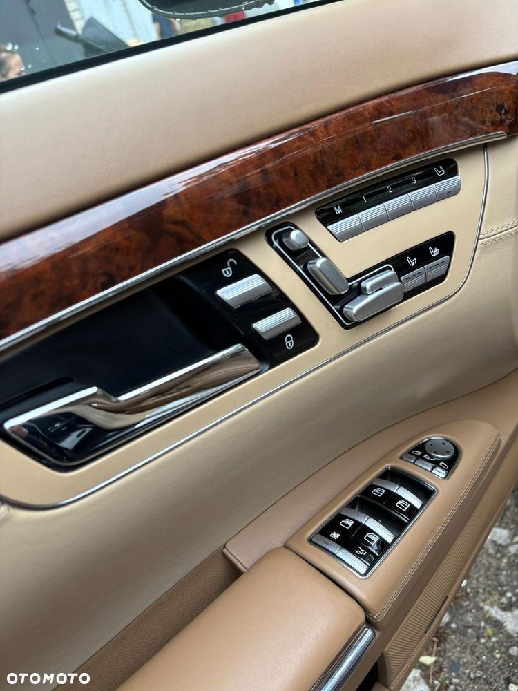 Mercedes-Benz Klasa S 500 L 4Matic 7G-TRONIC - 29
