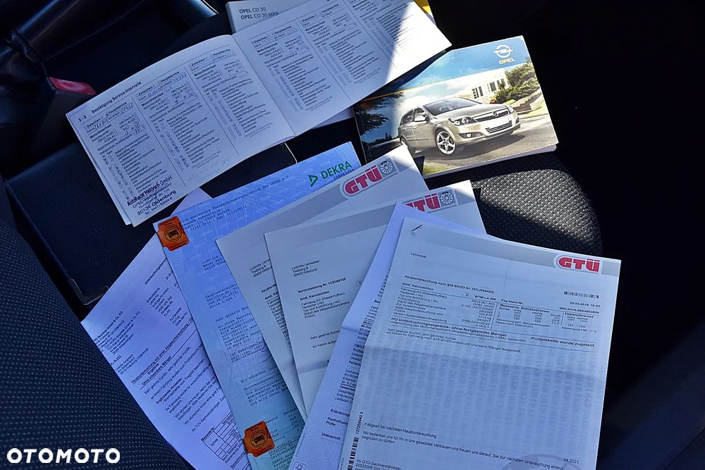 Opel Astra III GTC 1.4 Enjoy - 38