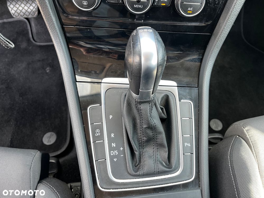 Volkswagen Golf 2.0 TDI BMT Highline DSG - 22