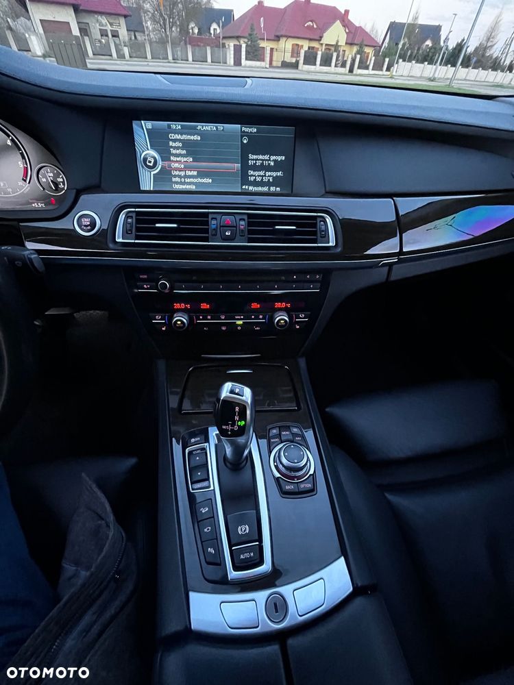 BMW Seria 7 740d xDrive - 13