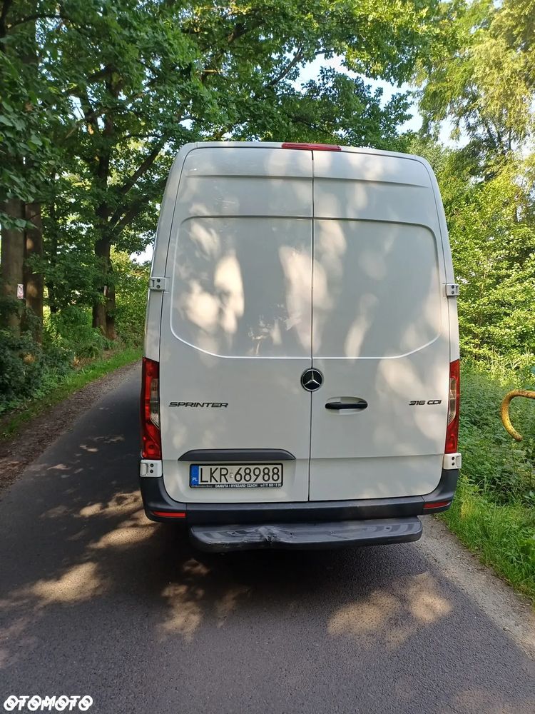 Mercedes-Benz Sprinter - 29