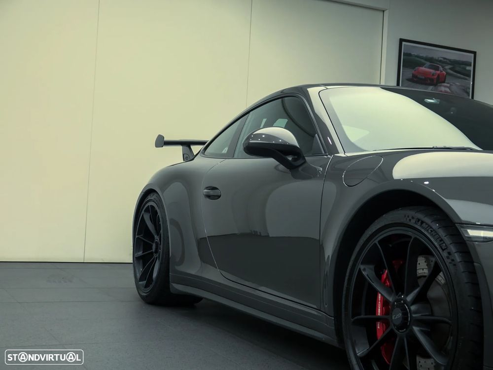 Porsche 911 Série F - 28