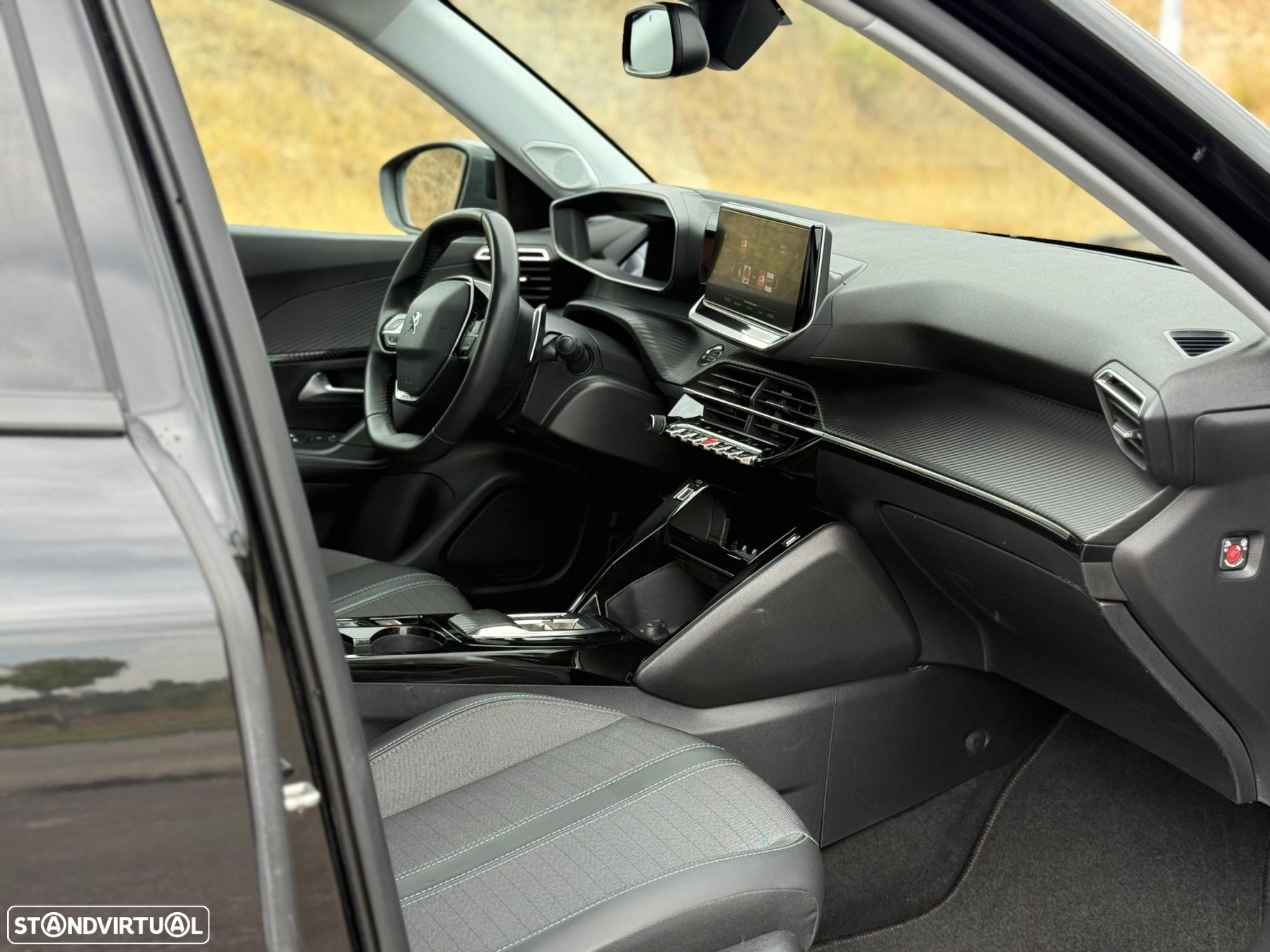 Peugeot 2008 1.5 BlueHDi Allure Pack EAT8 - 15