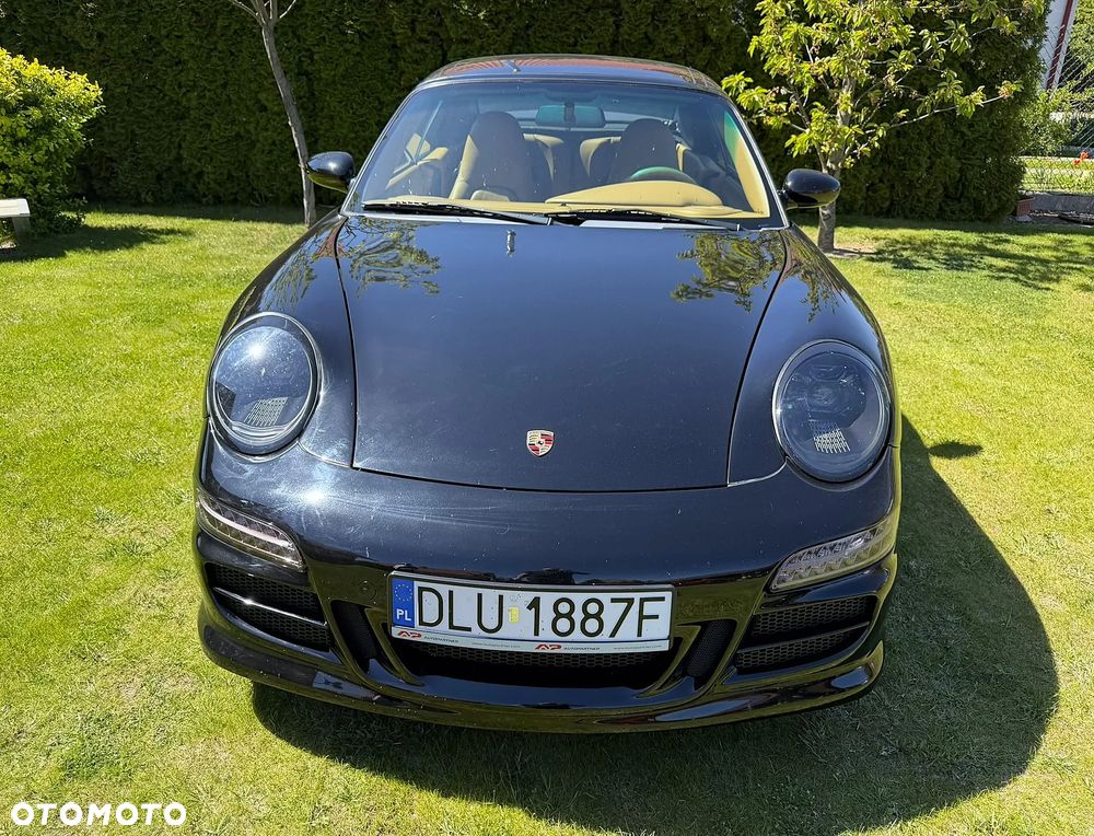 Porsche 911 Carrera - 3