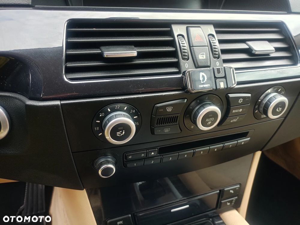 BMW Seria 5 520d Touring - 21