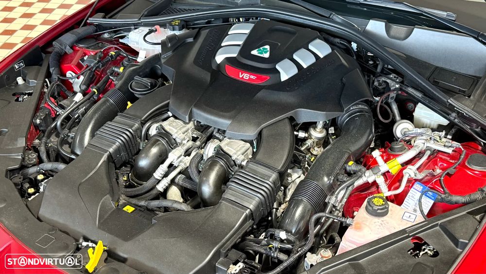 Alfa Romeo Giulia 2.9 V6 Bi-Turbo AT8 Quadrifoglio - 44
