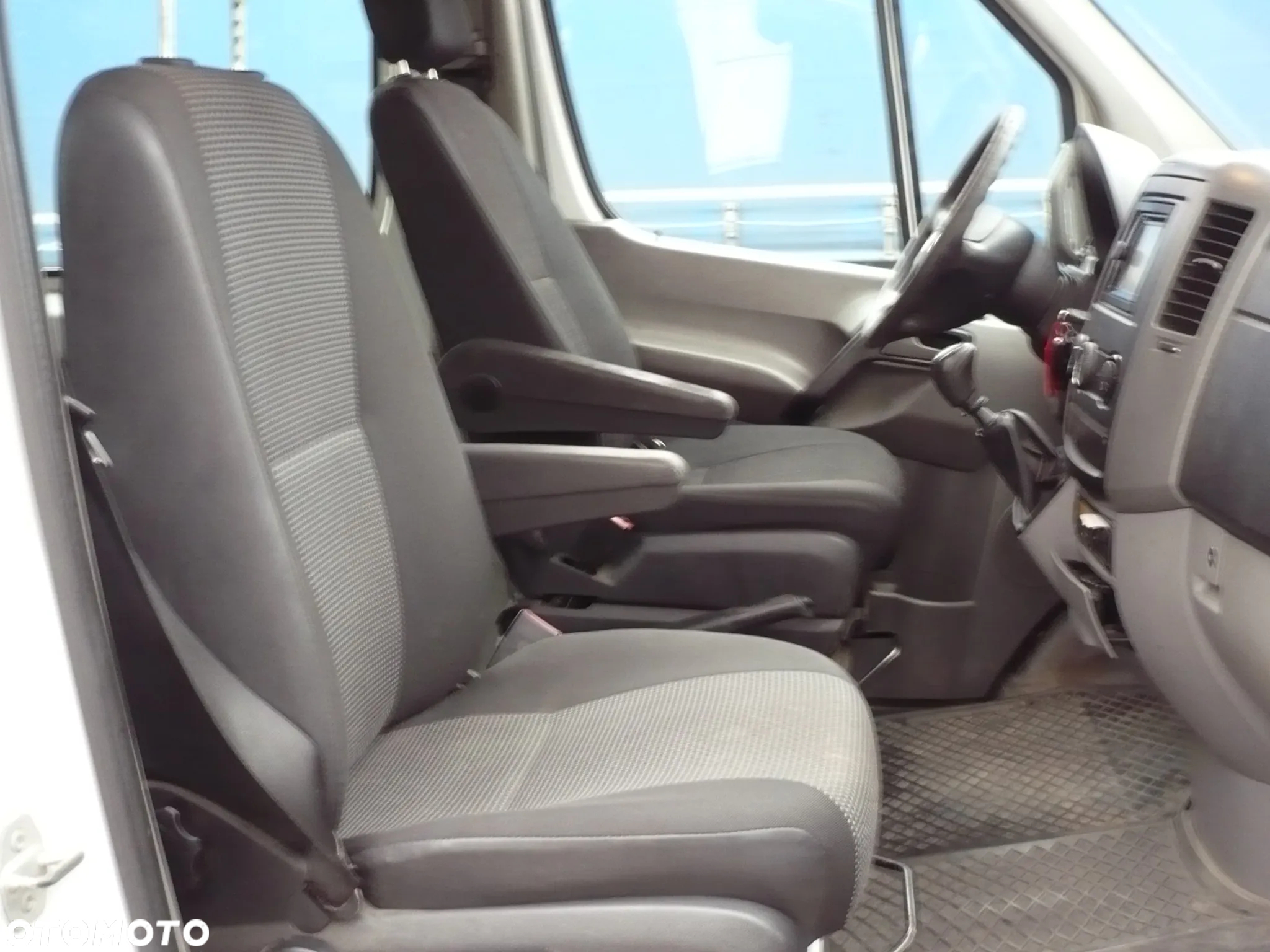 Mercedes-Benz Sprinter - 10