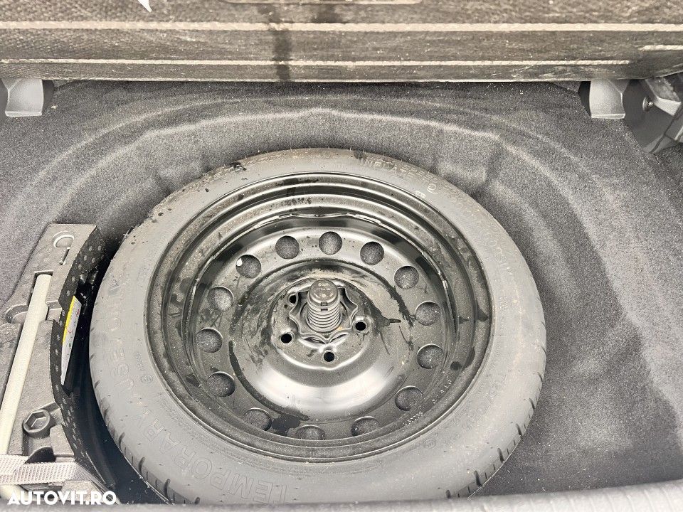 Volkswagen Golf - 24