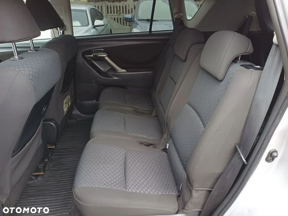 Toyota Verso 2.0 D-4D 2010 7os - 17