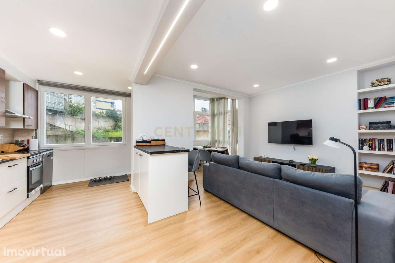 T3 totalmente remodelado na Póvoa de Santa Adrião - Grande imagem: 3/27