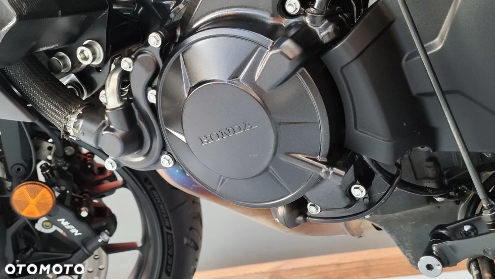 Honda Hornet - 30