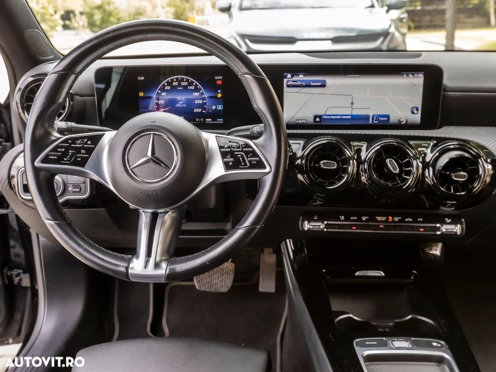Mercedes-Benz A 180 Sedan MHEV 7G-DCT - 14