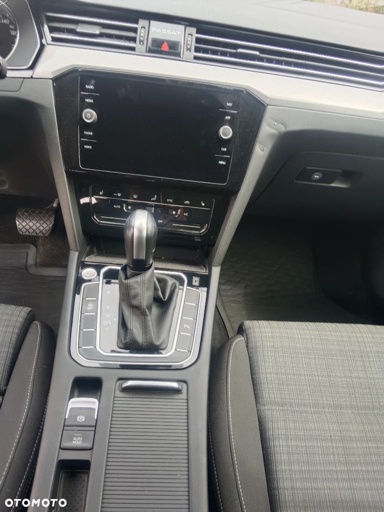 Volkswagen Passat 2.0 TDI Business DSG - 14