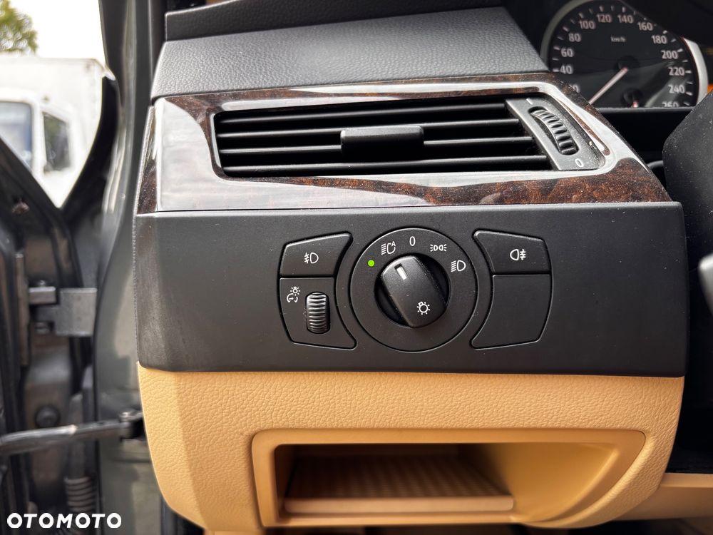 BMW Seria 5 530i - 17