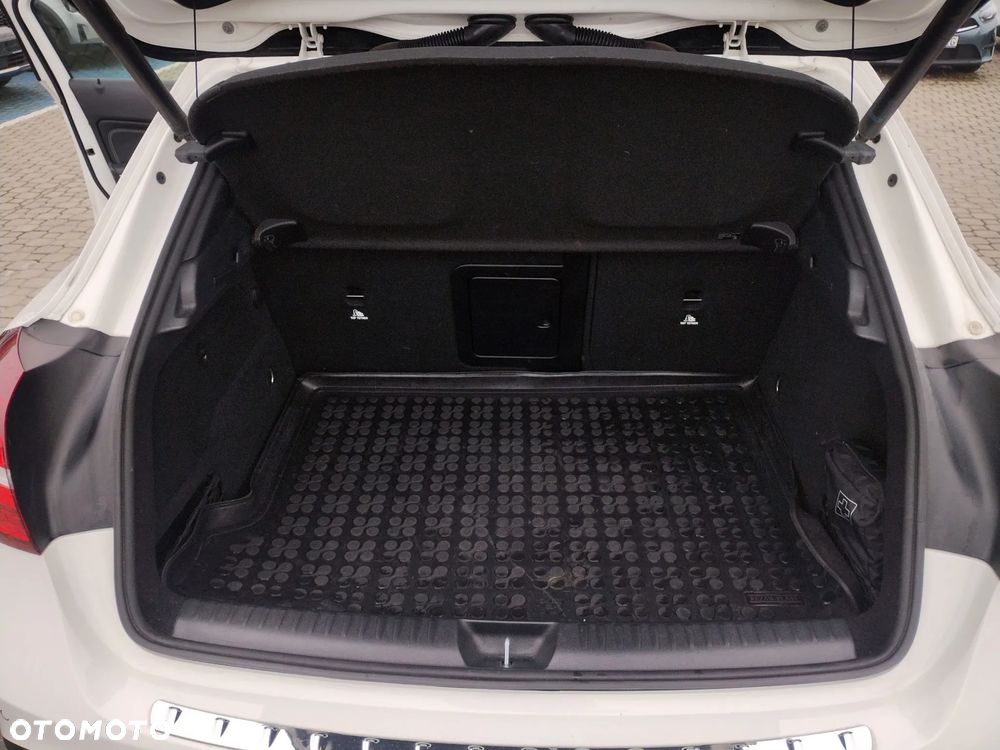 Mercedes-Benz GLA 200 7G-DCT AMG Line - 21