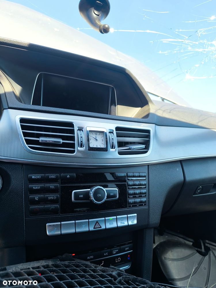 Mercedes-Benz Klasa E 220 BlueTEC 4Matic 7G-TRONIC Elegance - 3